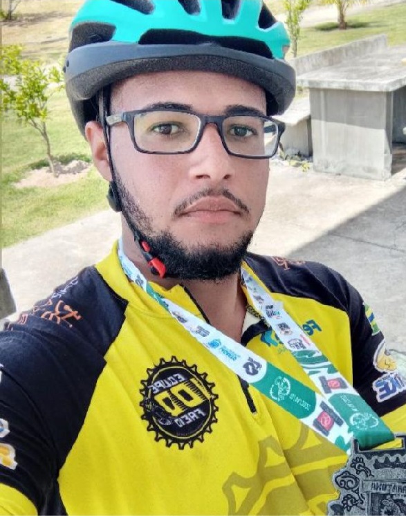 Ciclista morre atropelado