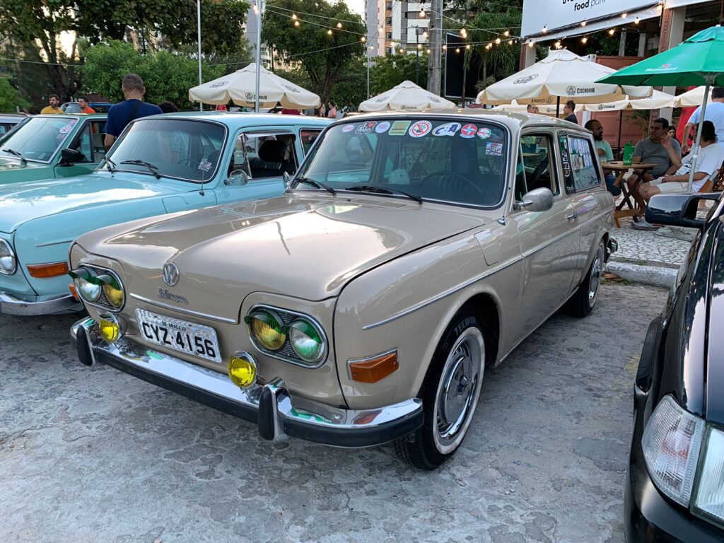 exposição de carros antigos