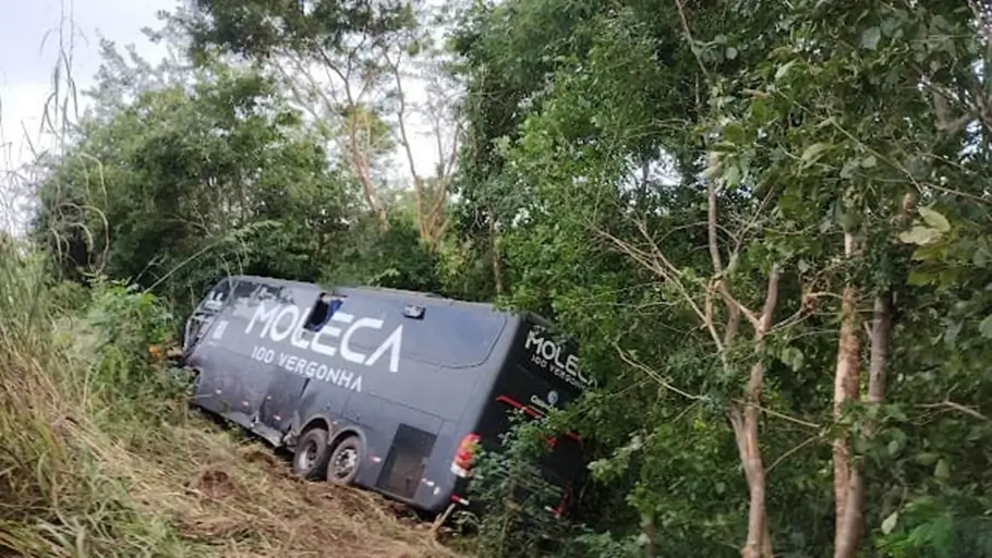 Ônibus da banda Moleca sem vergonha