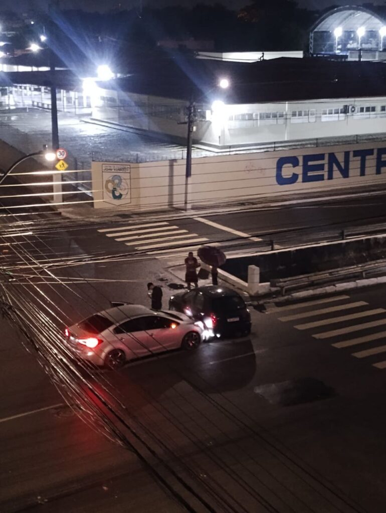acidente Avenida Gentil Tavares Rua dos Estudantes Aracaju