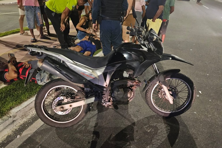 acidente carro bicicleta Avenida Marcelo Déda Aracaju